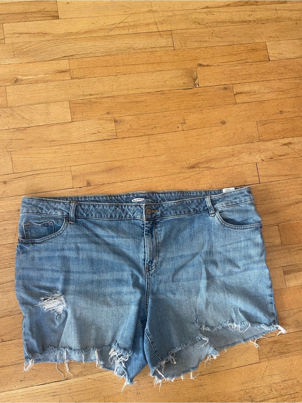 Old navy great denim shorts!! Size 24 plus